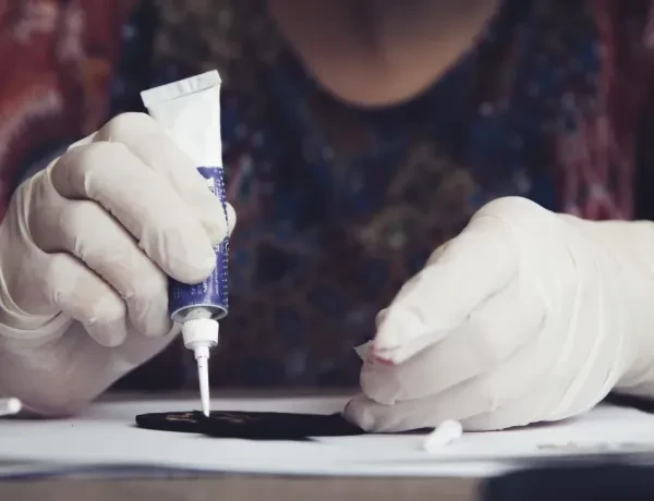 Guía Definitiva para Elegir un Adhesivo 